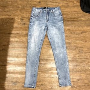 BBJ Los Angeles Light wash Skinny Jeans